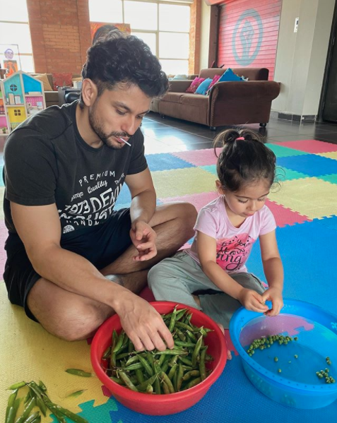 Kunal Kemmu and Inaaya Naumi Kemmu